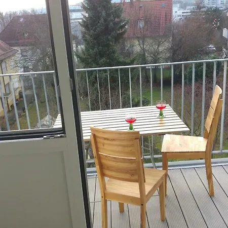 Lovely In Cannstatt Homestay